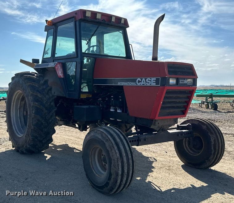 image for item DV0731 1987 Case IH 2294 tractor