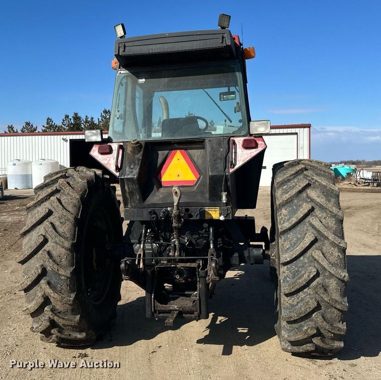 image for item DV0731 1987 Case IH 2294 tractor