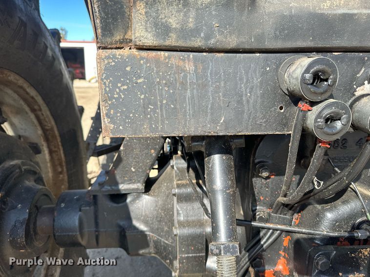 image for item DV0731 1987 Case IH 2294 tractor