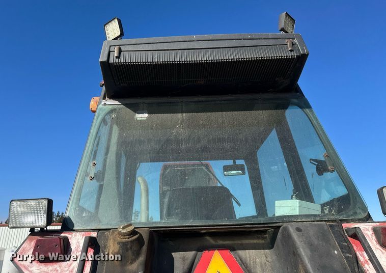 image for item DV0731 1987 Case IH 2294 tractor