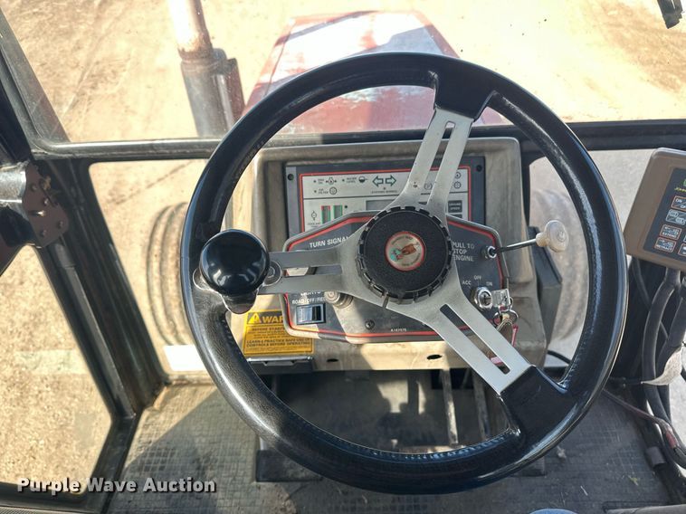 image for item DV0731 1987 Case IH 2294 tractor