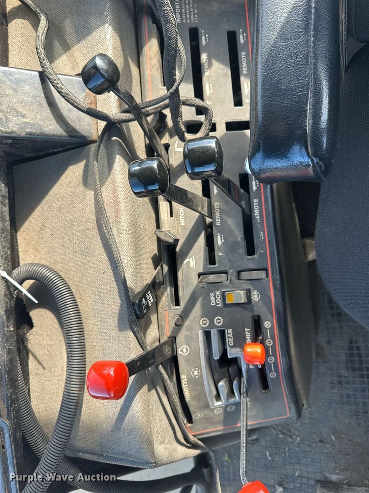 image for item DV0731 1987 Case IH 2294 tractor