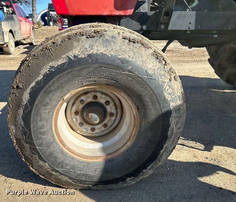 image for item DV0731 1987 Case IH 2294 tractor