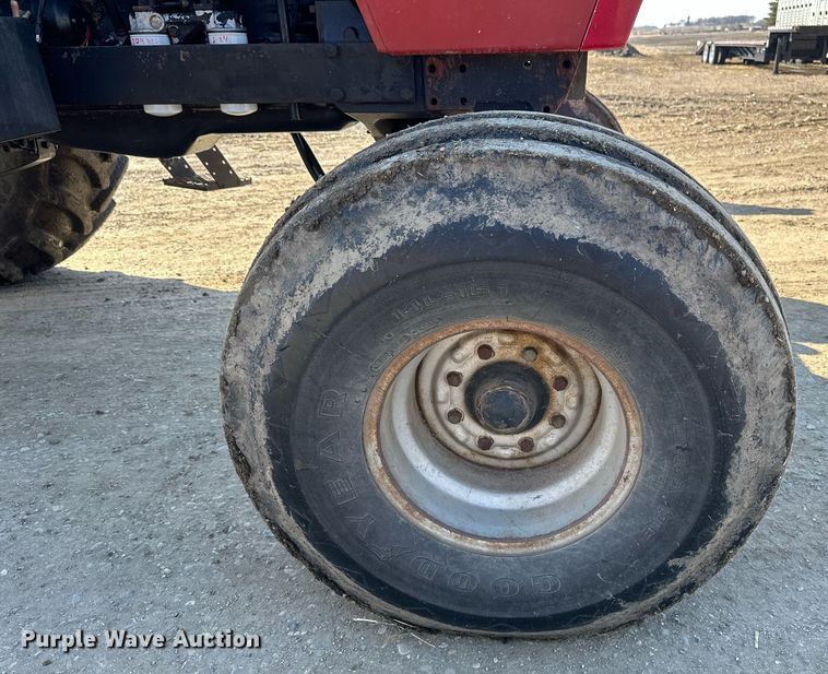 image for item DV0731 1987 Case IH 2294 tractor