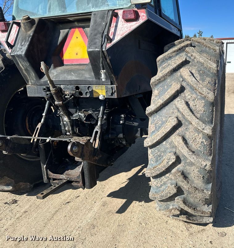 image for item DV0731 1987 Case IH 2294 tractor