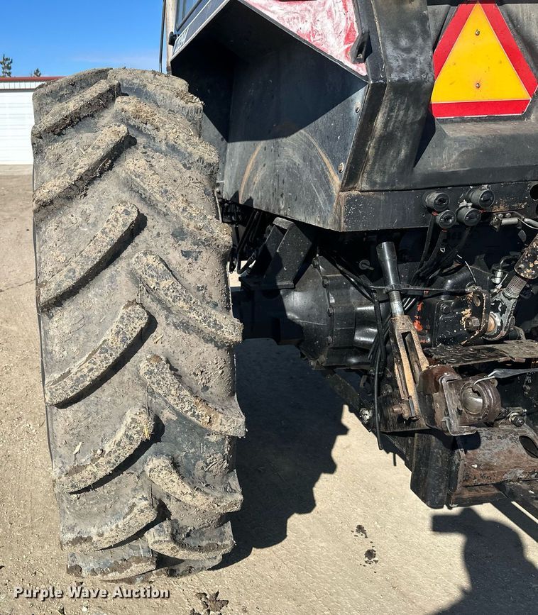 image for item DV0731 1987 Case IH 2294 tractor