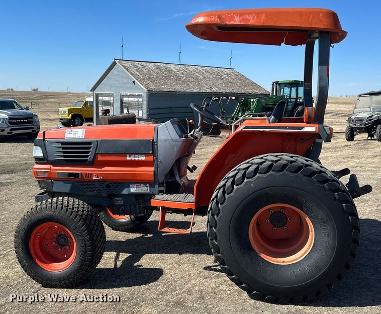 image for item DV0737 Kubota L4310E tractor