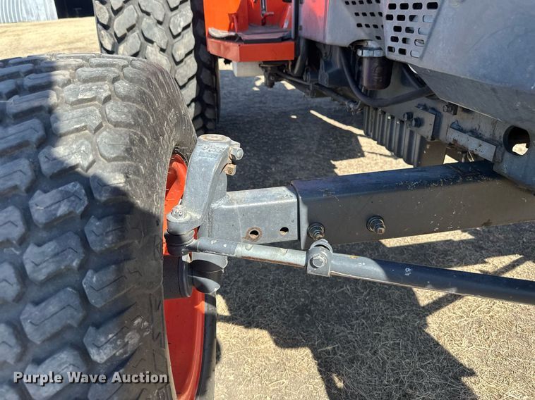 image for item DV0737 Kubota L4310E tractor