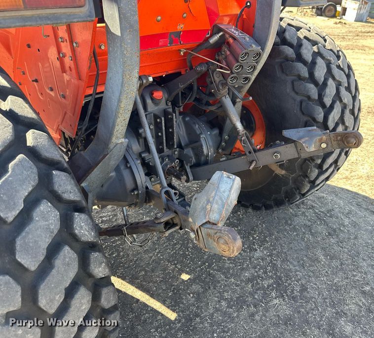 image for item DV0737 Kubota L4310E tractor