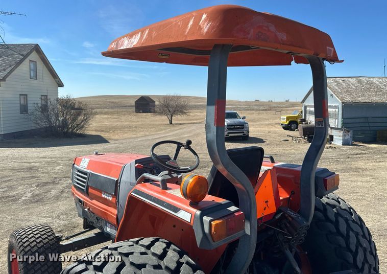 image for item DV0737 Kubota L4310E tractor