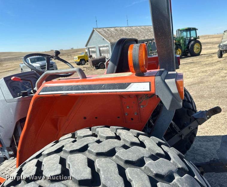 image for item DV0737 Kubota L4310E tractor