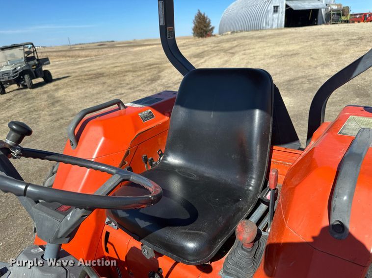 image for item DV0737 Kubota L4310E tractor