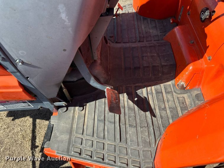 image for item DV0737 Kubota L4310E tractor