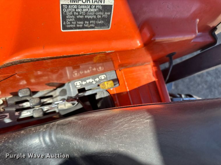 image for item DV0737 Kubota L4310E tractor