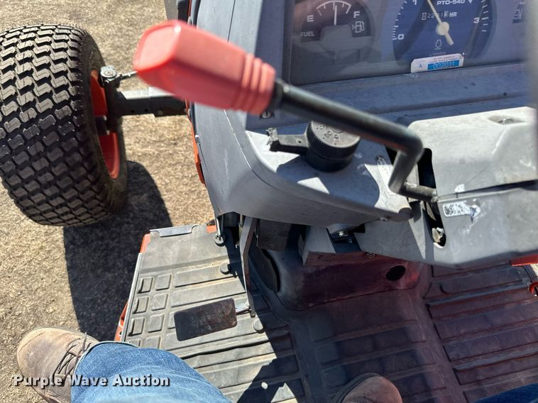 image for item DV0737 Kubota L4310E tractor