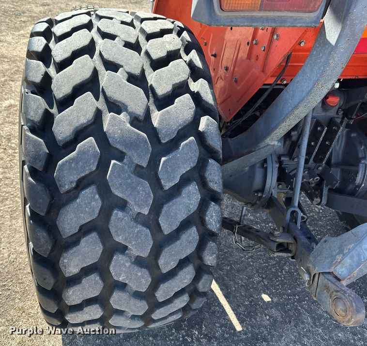 image for item DV0737 Kubota L4310E tractor