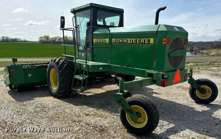 image for item DV1870 1998 John Deere 4890 swather / windrower