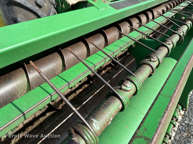 image for item DV1870 1998 John Deere 4890 swather / windrower