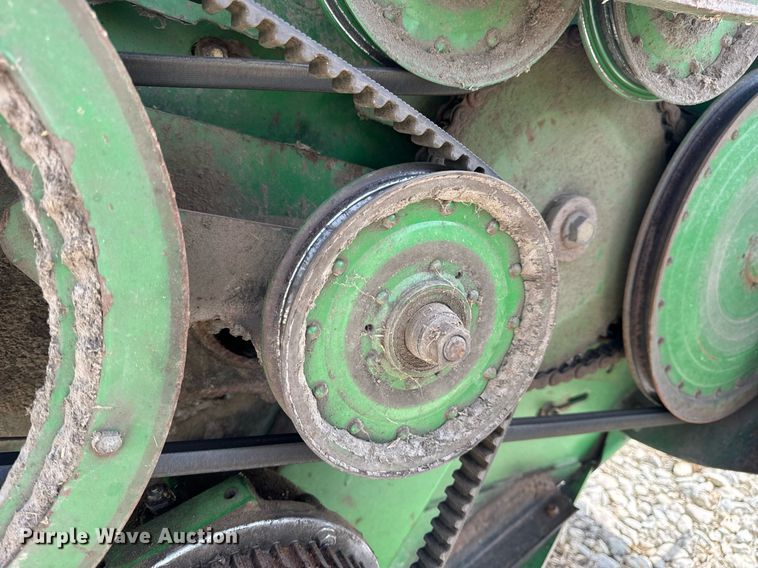 image for item DV1870 1998 John Deere 4890 swather / windrower