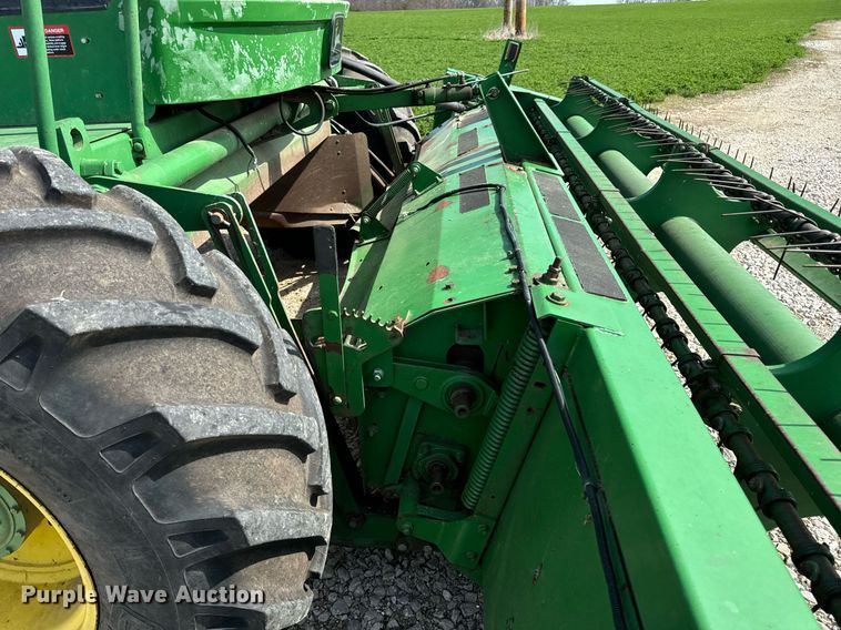 image for item DV1870 1998 John Deere 4890 swather / windrower