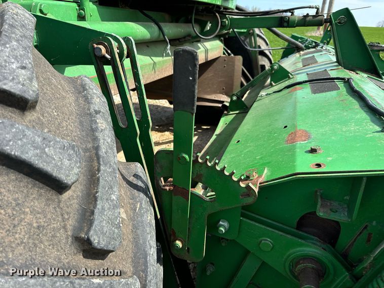 image for item DV1870 1998 John Deere 4890 swather / windrower