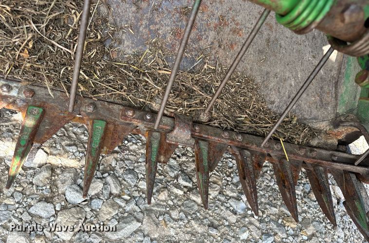 image for item DV1870 1998 John Deere 4890 swather / windrower