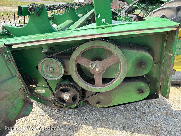 image for item DV1870 1998 John Deere 4890 swather / windrower