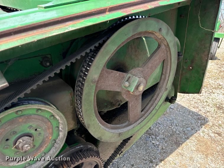 image for item DV1870 1998 John Deere 4890 swather / windrower