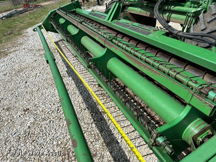 image for item DV1870 1998 John Deere 4890 swather / windrower