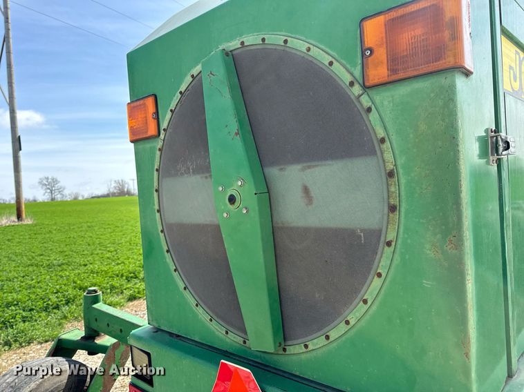 image for item DV1870 1998 John Deere 4890 swather / windrower