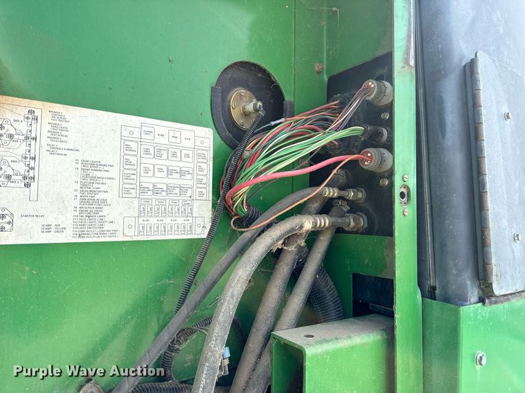 image for item DV1870 1998 John Deere 4890 swather / windrower