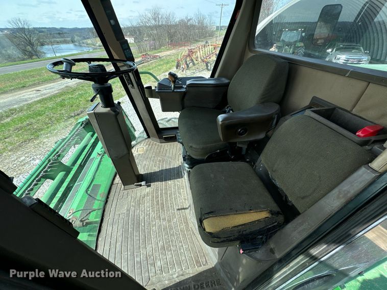 image for item DV1870 1998 John Deere 4890 swather / windrower