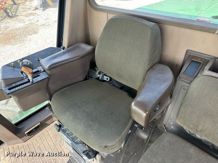 image for item DV1870 1998 John Deere 4890 swather / windrower