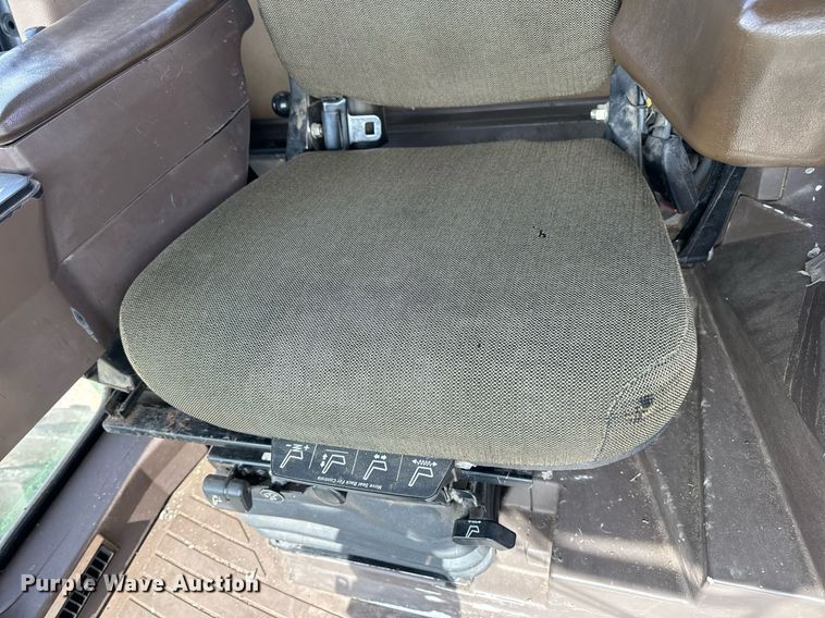 image for item DV1870 1998 John Deere 4890 swather / windrower