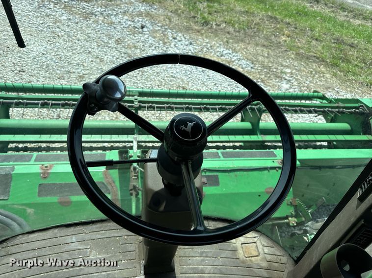 image for item DV1870 1998 John Deere 4890 swather / windrower