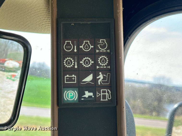 image for item DV1870 1998 John Deere 4890 swather / windrower