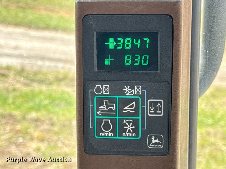 image for item DV1870 1998 John Deere 4890 swather / windrower