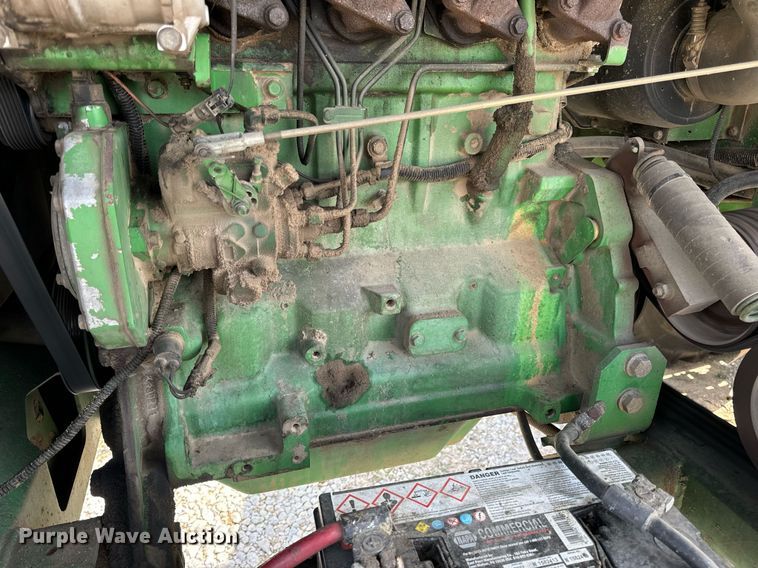 image for item DV1870 1998 John Deere 4890 swather / windrower