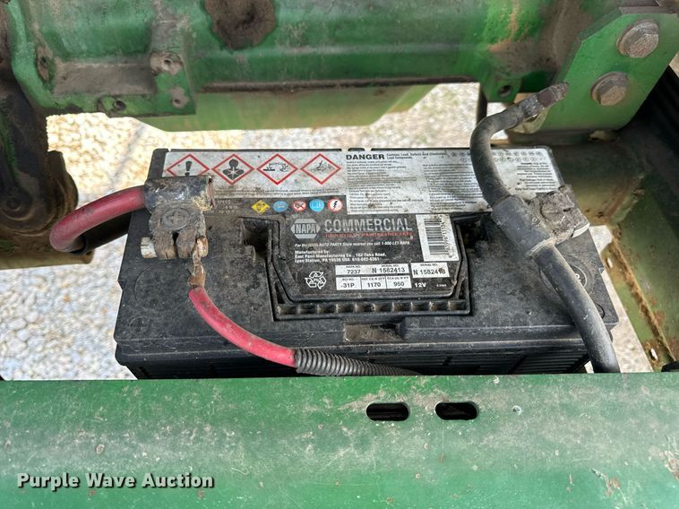 image for item DV1870 1998 John Deere 4890 swather / windrower