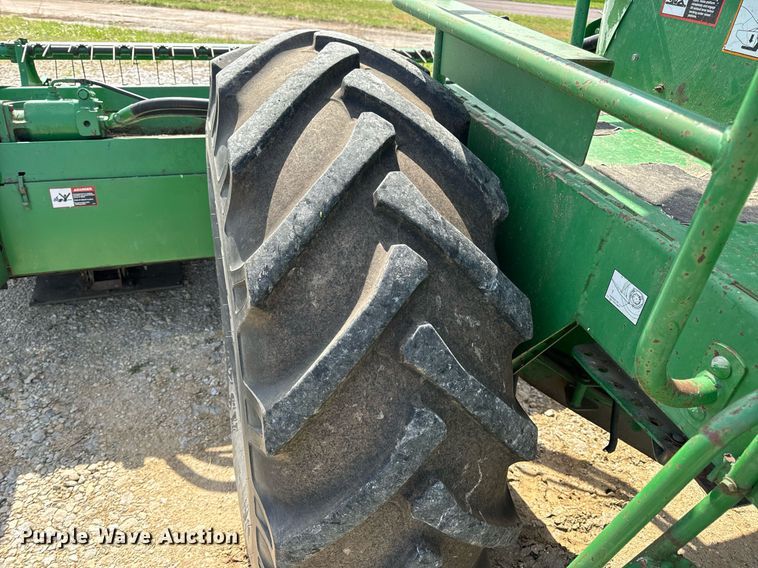 image for item DV1870 1998 John Deere 4890 swather / windrower