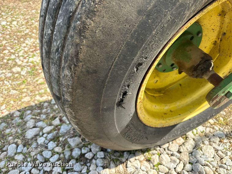 image for item DV1870 1998 John Deere 4890 swather / windrower