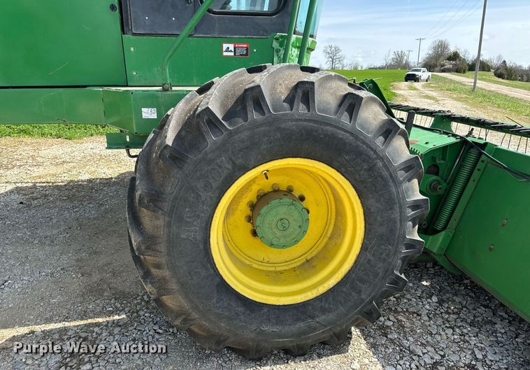 image for item DV1870 1998 John Deere 4890 swather / windrower