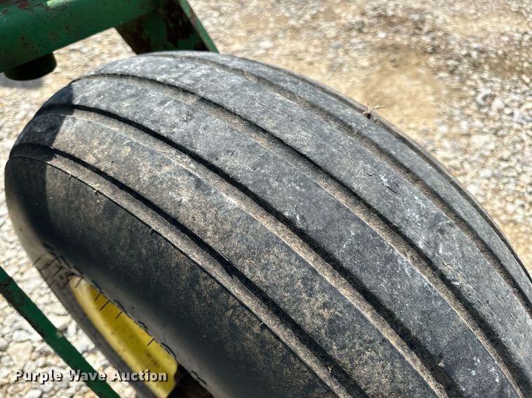 image for item DV1870 1998 John Deere 4890 swather / windrower