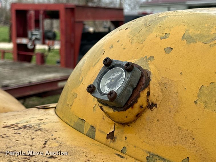 image for item DV1875 Minneapolis-Moline G705 tractor