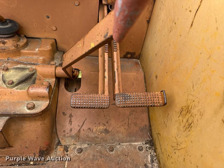 image for item DV1875 Minneapolis-Moline G705 tractor