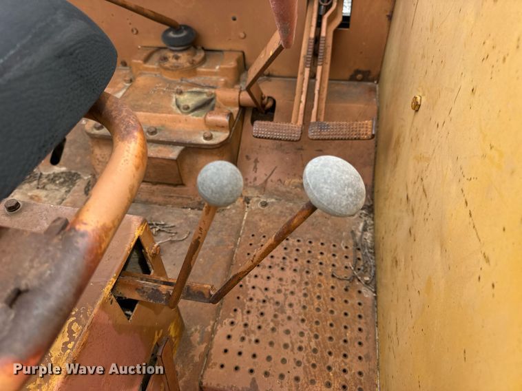 image for item DV1875 Minneapolis-Moline G705 tractor