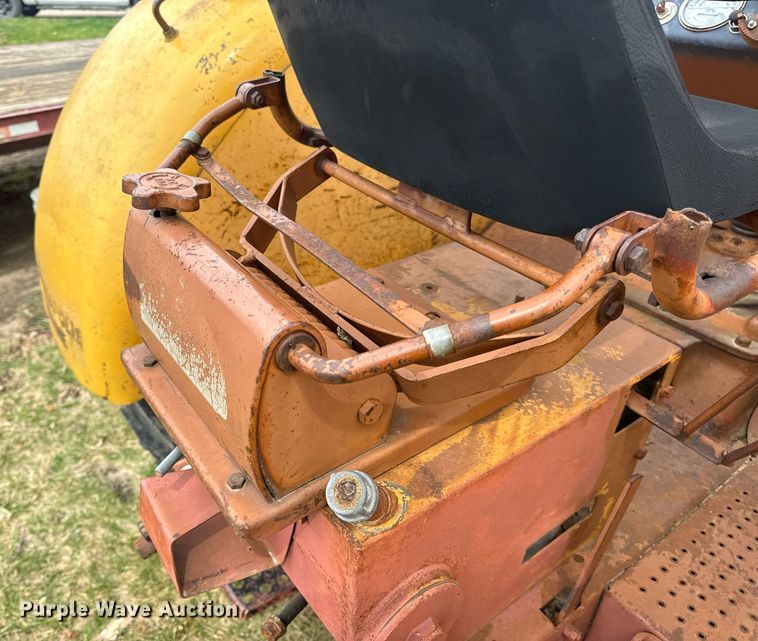 image for item DV1875 Minneapolis-Moline G705 tractor