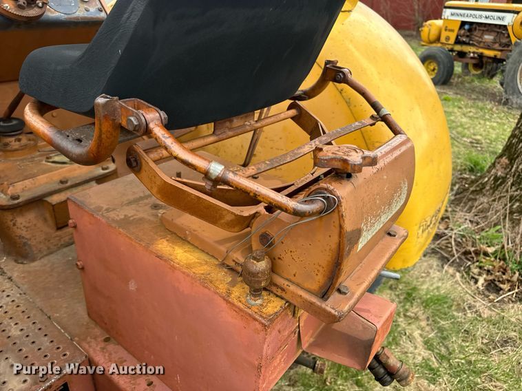 image for item DV1875 Minneapolis-Moline G705 tractor