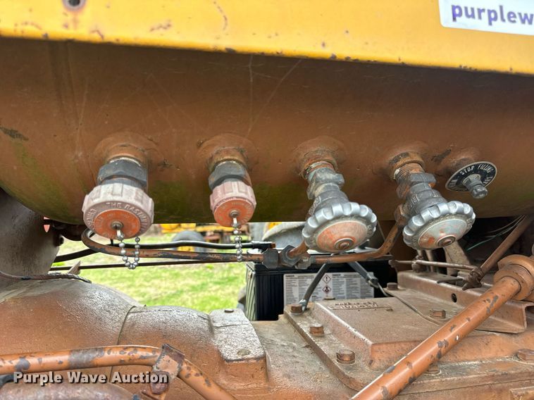 image for item DV1875 Minneapolis-Moline G705 tractor