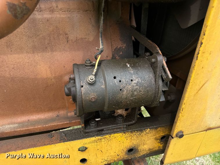 image for item DV1875 Minneapolis-Moline G705 tractor